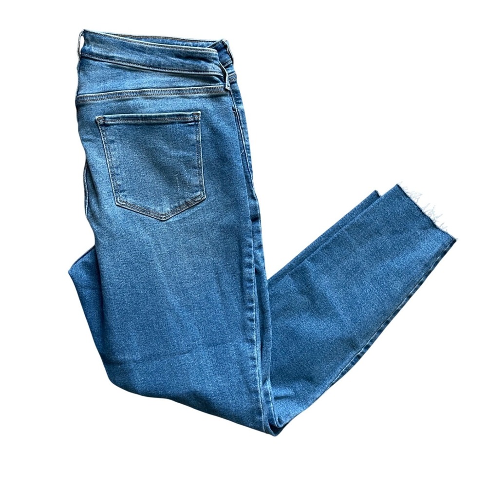 Old Navy Rockstar Super Skinny Women 16 Long Blue Distressed Ripped Raw Hem Jean